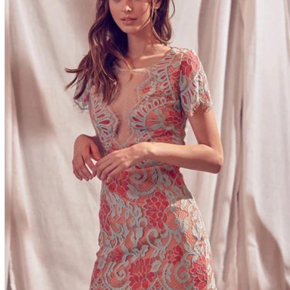 Storia Dresses & Skirts - Storia Elegant Lace Midi Dress in Coral and Light Blue